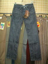 ANTIK DENIM CUT:M00006 STYLE:MN82605 COLOR:DENIMBLUE 100%COTTON ASSEMBLED IN MEXICO 100%COTTON MACHINE WASH WARM WASH WITH LIKE COLORS TUMBLE DRY LOW DO NOT BLEACH RN#114400 CA#37095